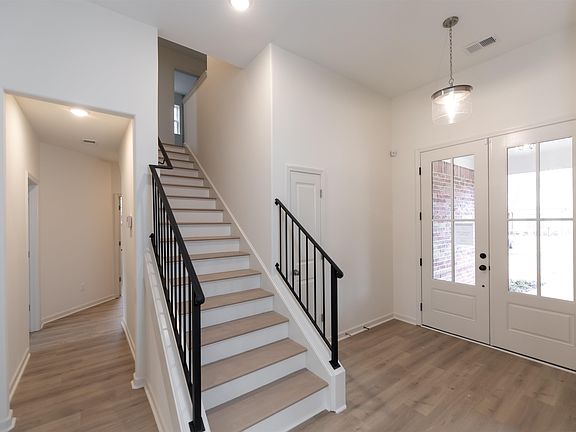 3rd image of 115 Valleyview Ln