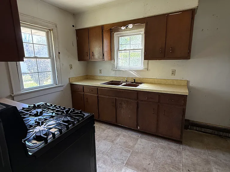 1237 E Johns Ave — Photo 11