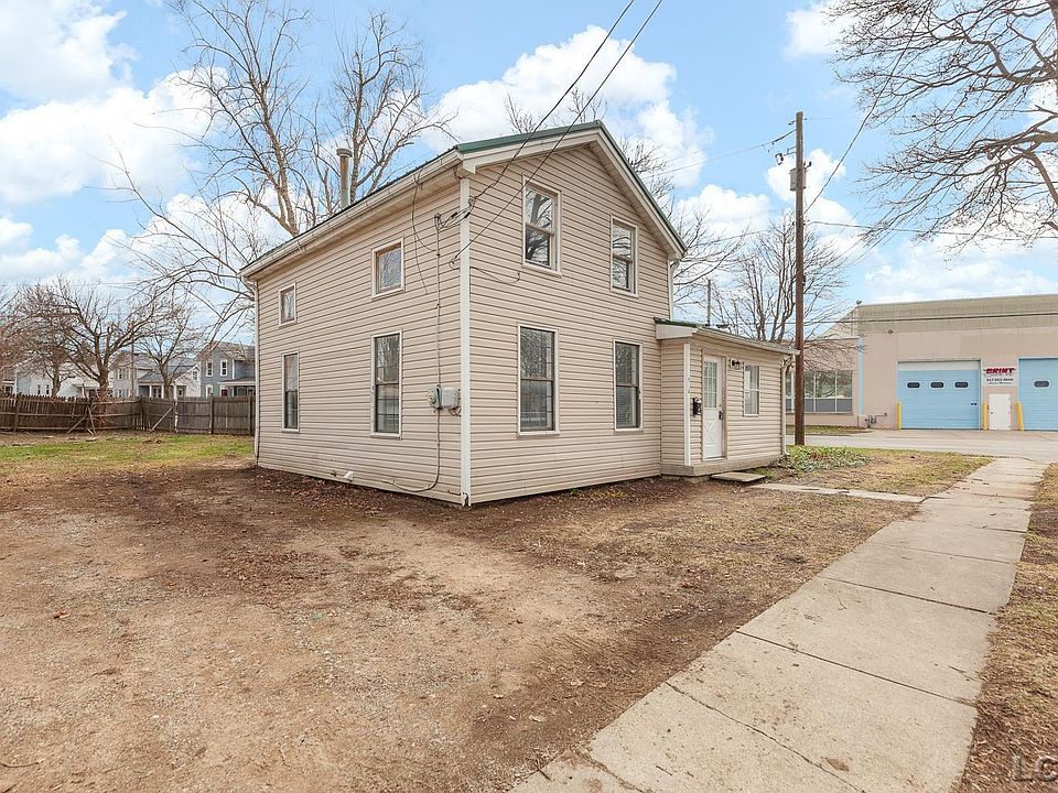 1st image of 206 Ormsby St