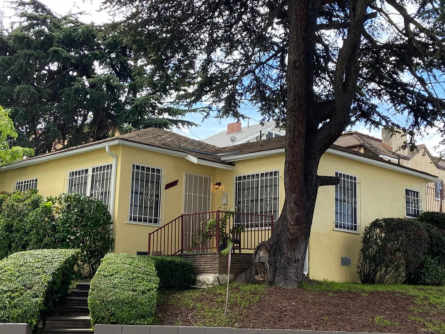 1814 S Rimpau Blvd — Photo 1