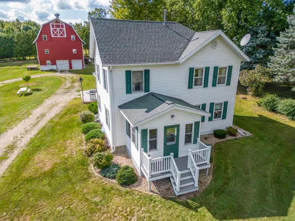 2549 S Hill St, Stoughton, WI 53589