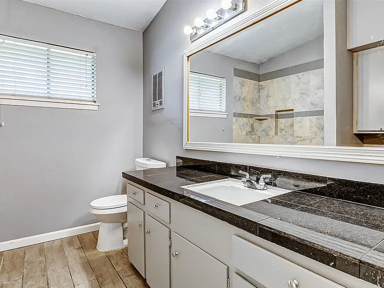 5519 Burlinghall Dr — Photo 15