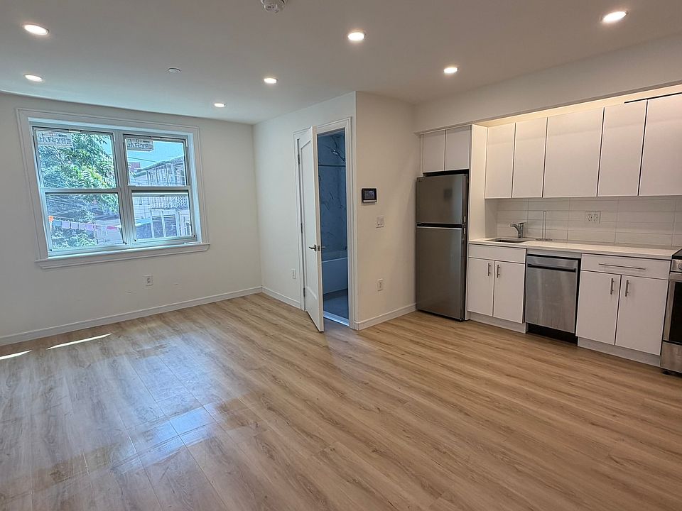 1st image of 39-38 47th Ave #105