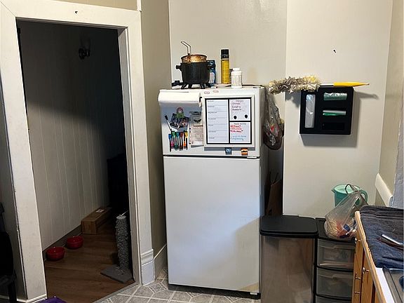 5th image of 450 Jefferson St