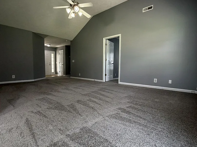 507 Whitewater Ln — Photo 2