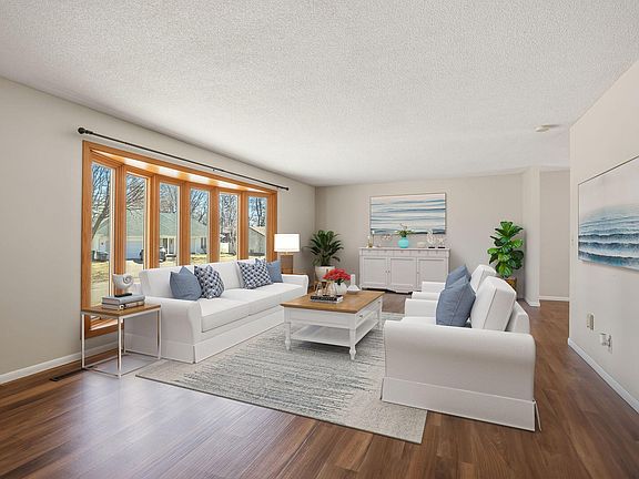 5th image of 2063 Parkway Dr