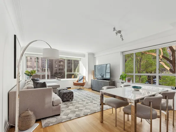 200 East 66th Street E306 image 1 of 7