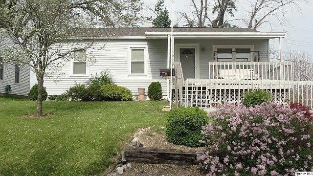 Home for Sale in Quincy, IL $89,900