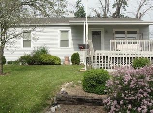 1121 Rhapsody Rd, Quincy, IL 62301