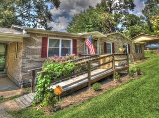 109 E Pine St, Bruce, MS 38915