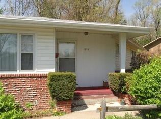1912 Collins Dr, Bellevue, NE 68005