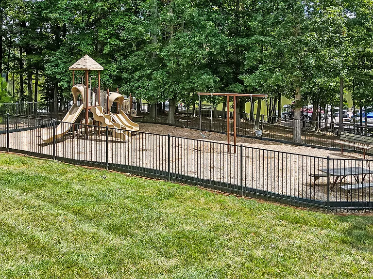5609 Lavaux Ct — Photo 41