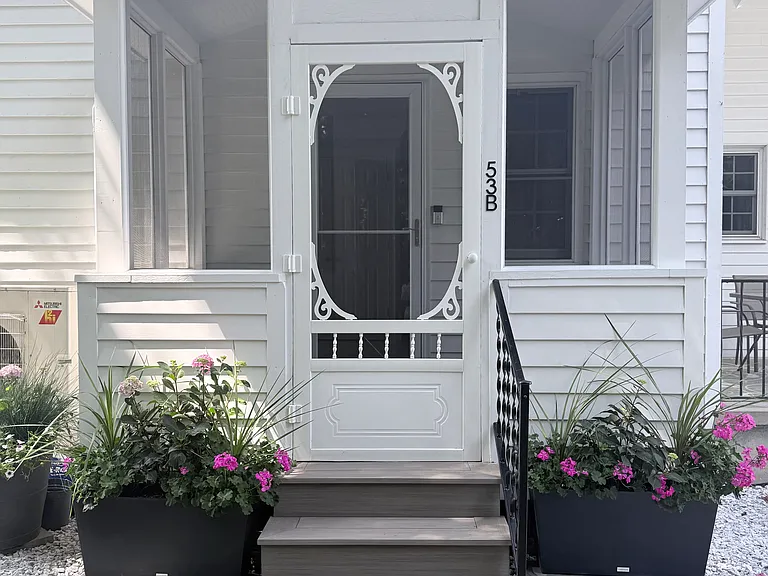 53 Hatfield St #B — Photo 1