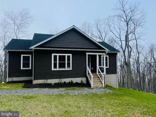 1982 High Top Rd, Linden, VA 22642