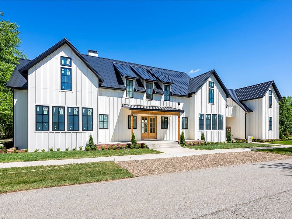 627 SE D St, Bentonville, AR 72712 | MLS #1274011 | Zillow