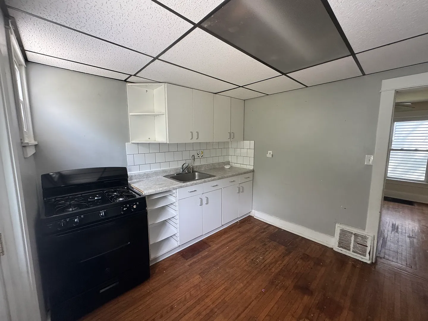 3 bed, 1500 sqft, $2,100 — Photo 2