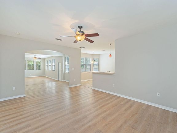 5th image of 132 Peoria Blvd