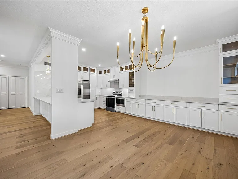 201 Litchfield Ln — Photo 10