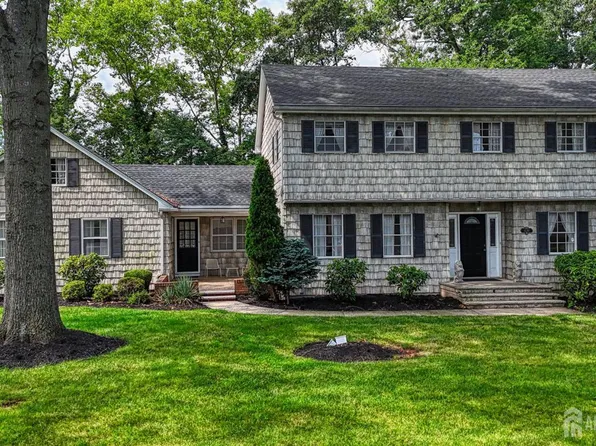 1270 Sioux Rd, North Brunswick, NJ 08902