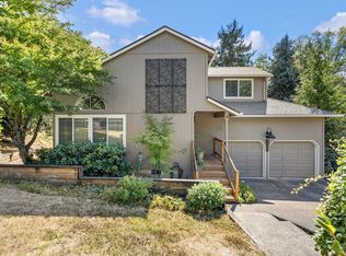 5828 SW Huddleson St, Portland, OR 97219