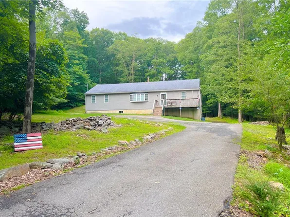 70 E Creek Dr, Lehighton, PA 18235