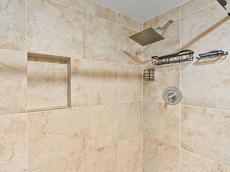 29 Lake Arbor Dr — Photo 12