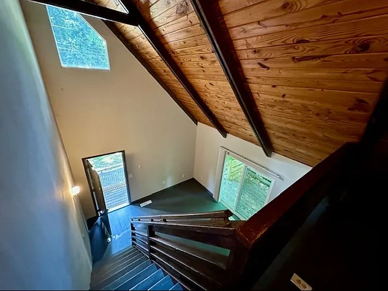 407 Lindsay Rd — Photo 3
