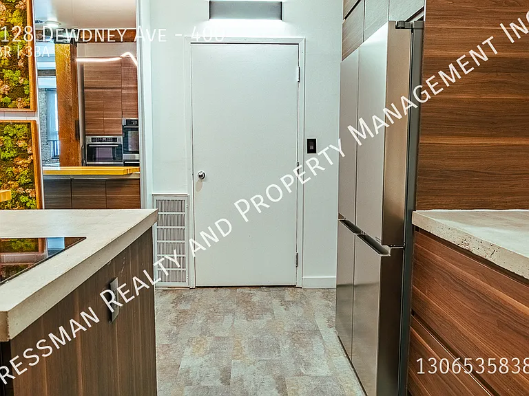 2128 Dewdney Ave #400 — Photo 10