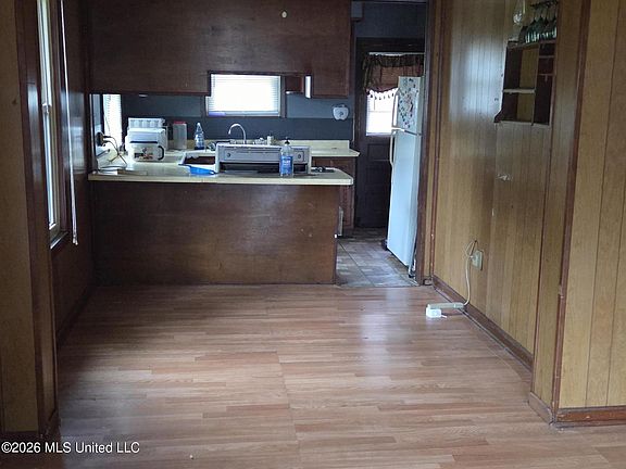 4th image of 315 Boling St