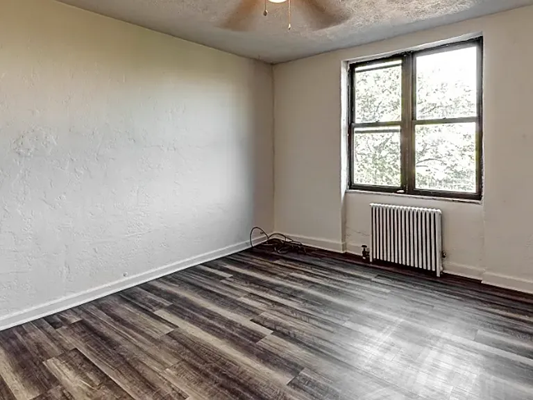 3310 Brownsville Rd — Photo 5