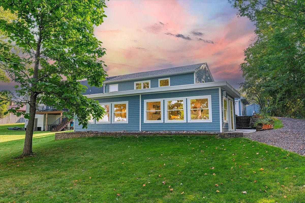 30830 Signe St, Lindstrom, MN 55045 | Zillow, image size:1200x800