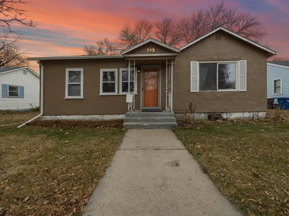 713 W 6th Ave, Mitchell, SD 57301