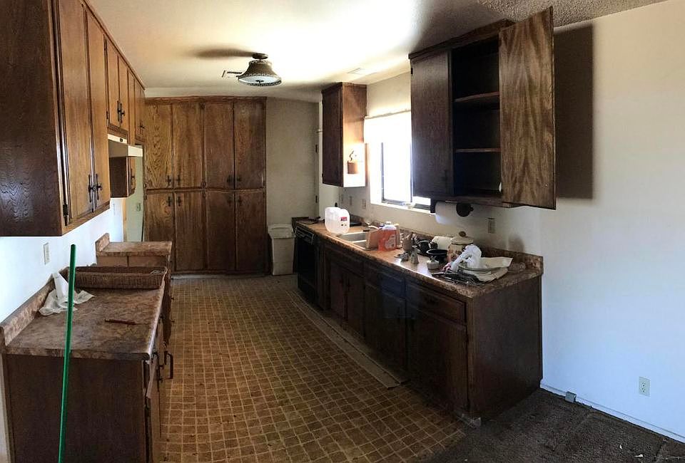 2nd image of 29650 Horsethief Dr