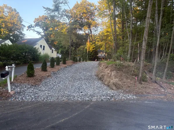 15 Bittersweet Lane, Burlington, CT 06013