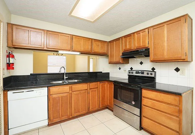 8215 Summer Quail Dr — Photo 13