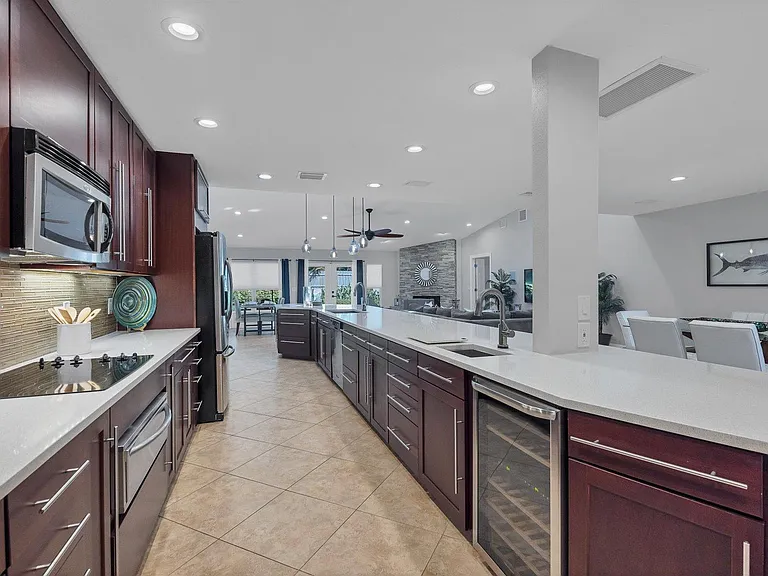113 Harbor View Ln — Photo 14