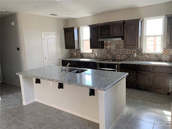 3rd image of 3407 Oriole Dr