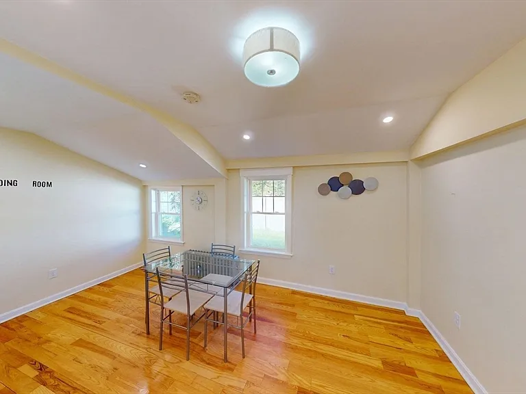266 Webster St — Photo 11