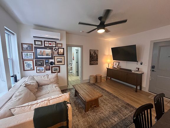 3rd image of 3546 N Southport Ave APT 306