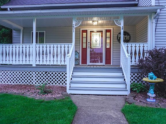 3rd image of 231 Campbell St