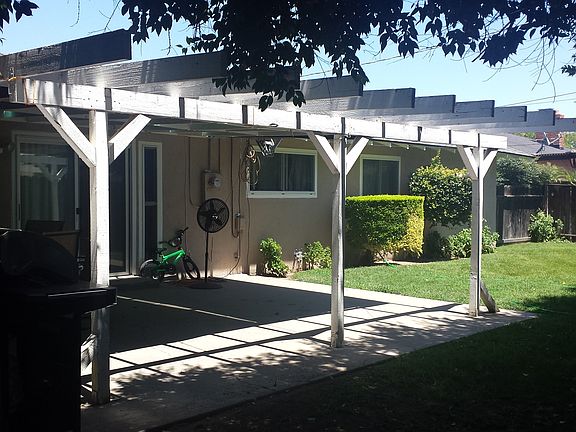 Entertainer's Delight in Back yard patio