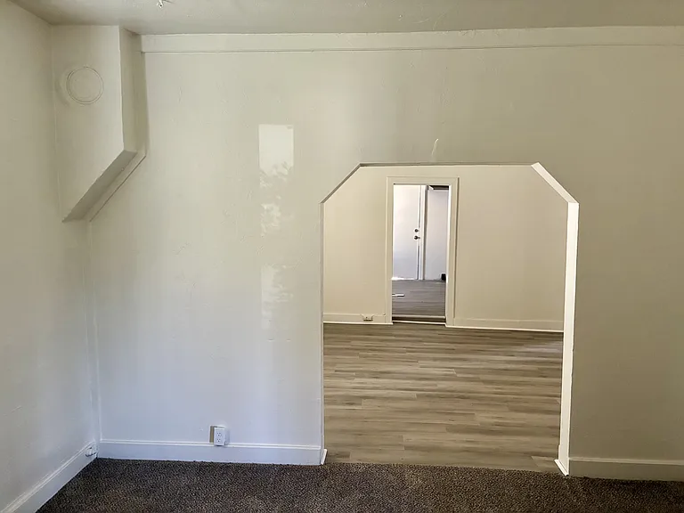 212 14th Ave N #1 — Photo 6