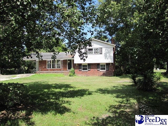 1st image of 1921 Woods Dr