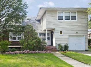 19 Eden Rd, Long Beach, NY 11561