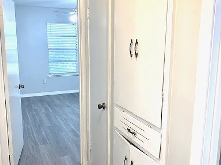 4708 Red River St — Photo 7
