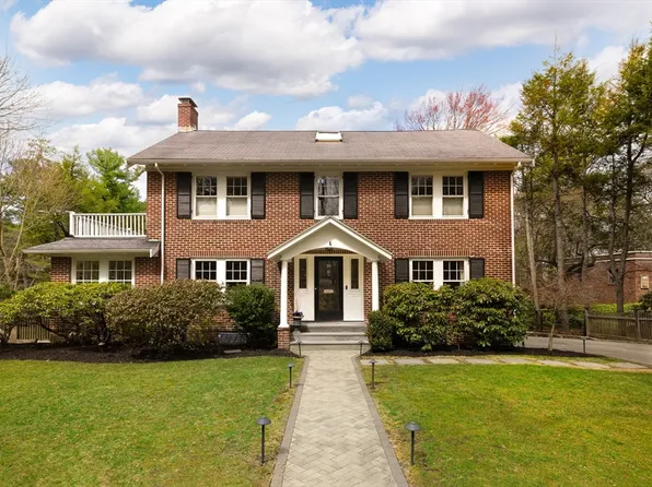 98 Spooner Rd, Brookline, MA 02467