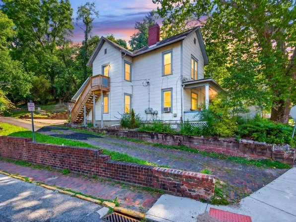 210 W State St, Athens, OH 45701