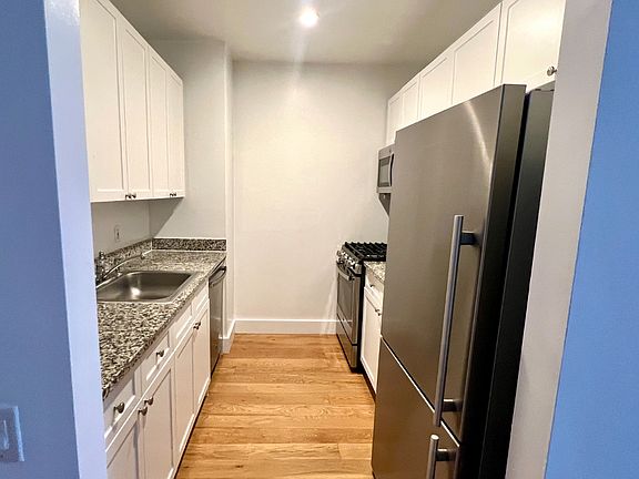 4th image of 53 Park Pl #11Q