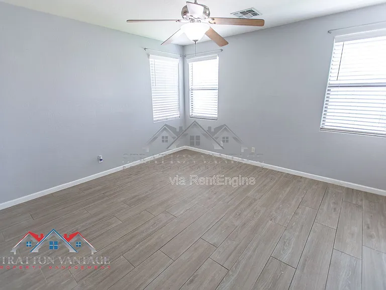 3068 E Ravenswood Dr — Photo 16
