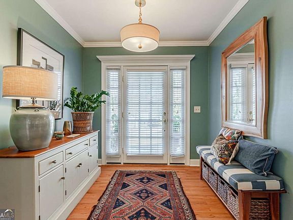 4th image of 195 Rock Glen Rd